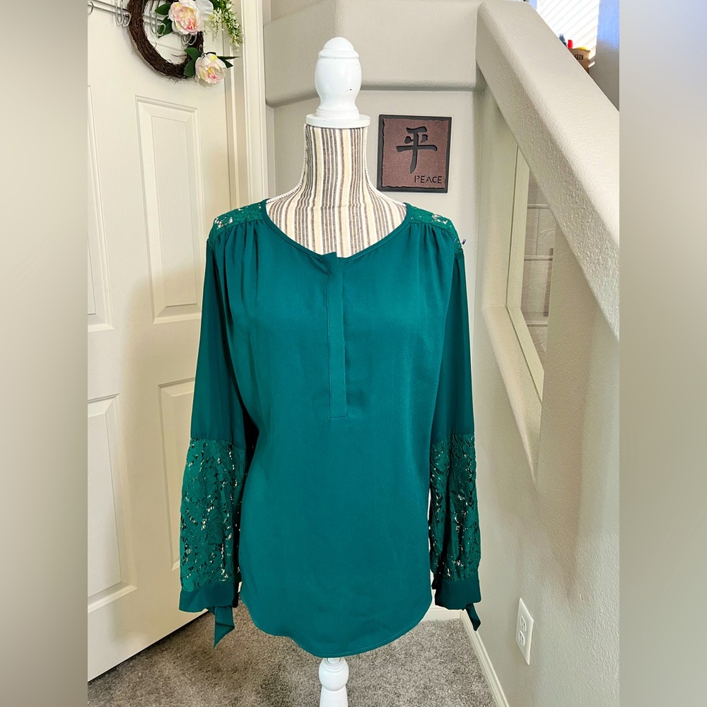 IMAN Global NWOT Jade Green Lace Laced Crochet Longsleeve Blouse Plus 1X